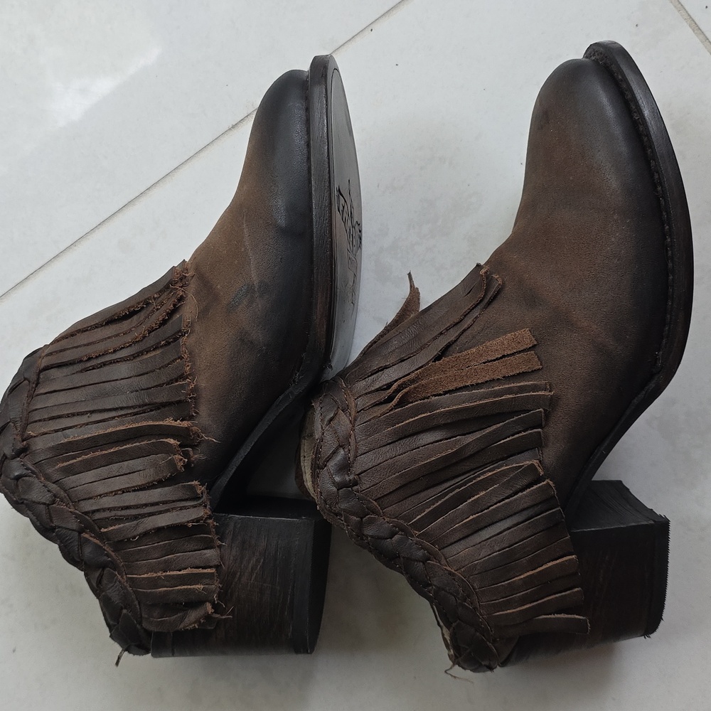 New without box Freebird Sally Boots Brown Fringe Ankle Booties Distressed sz 9 - Picture 6 of 7